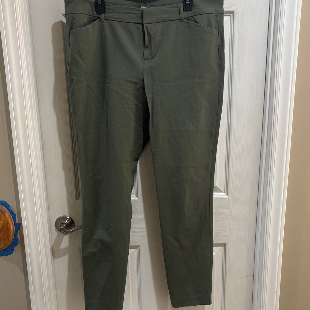 Old Navy Women's Pixie Pants Straight Leg - Olive Green